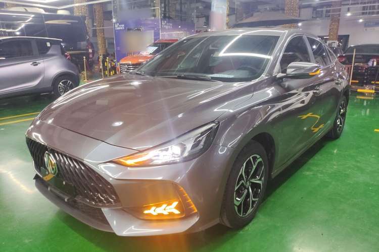 Used MG 5 2021 180 DVVT Manual Youth Luxury Edition
