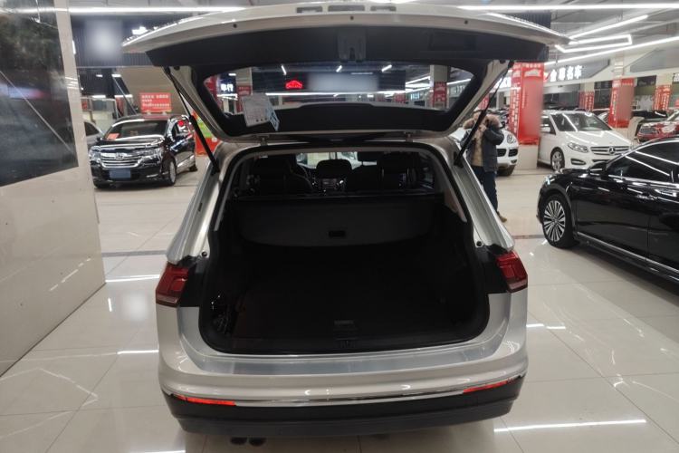 Used Volkswagen Tiguan L 2017 330TSI Automatic Two-Wheel Drive Luxury Edition