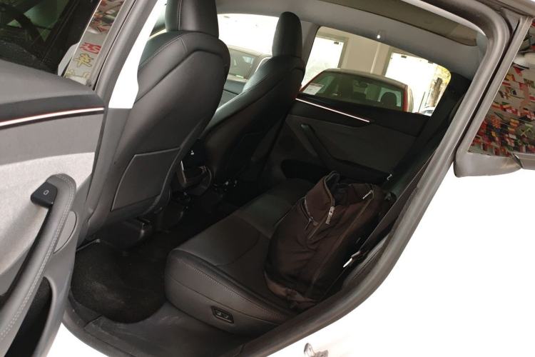 Used Tesla Model Y 2025 Rear-Wheel-Drive Version
