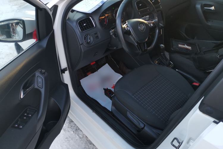 Used Volkswagen Polo 2016 1.6L Automatic Comfort Model
