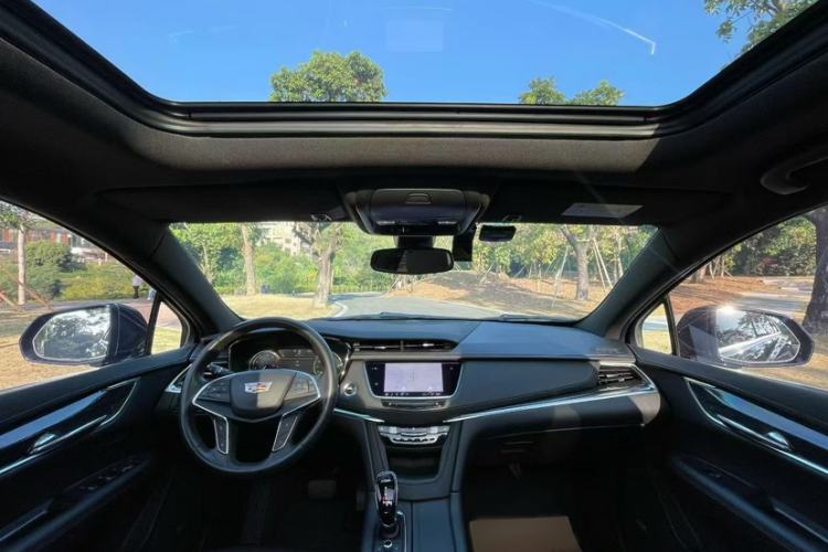 Used Cadillac XT5 2022 2.0T Two-Wheel Drive Luxury Version