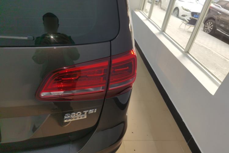 Used Volkswagen Sharan 2018 Revised Version 380TSI Comfort Edition 7-Seater
