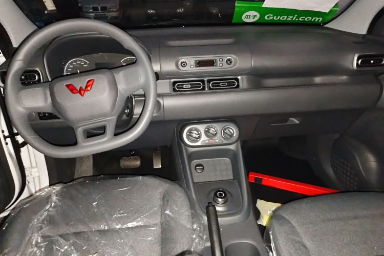 Used Wuling Hongguang New Energy 2024 All-Electric Model 300KM Practical Version