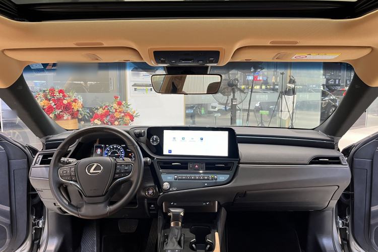 Used Lexus ES 2023 200 Excellence Edition