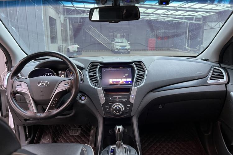 Used Hyundai Santa Fe 2017 2.4L Automatic Two-Wheel Drive Smart Version 5 Seats
