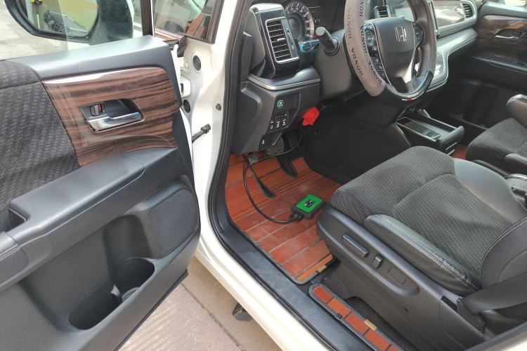 Used Honda Elysion 2016 2.4L Comfort Edition
