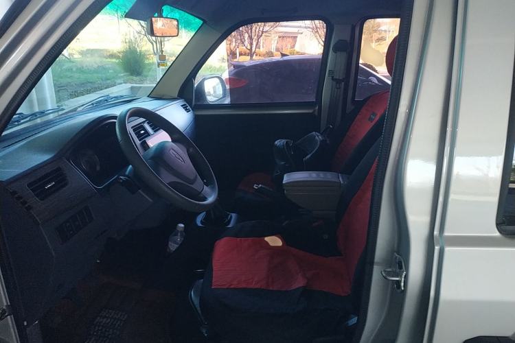 Used Jinbei Hiace X30 2023 1.5L Super-Comfortable Passenger Van 5/6/7-Seater Non-Air-Conditioned Version Model SWC15M
