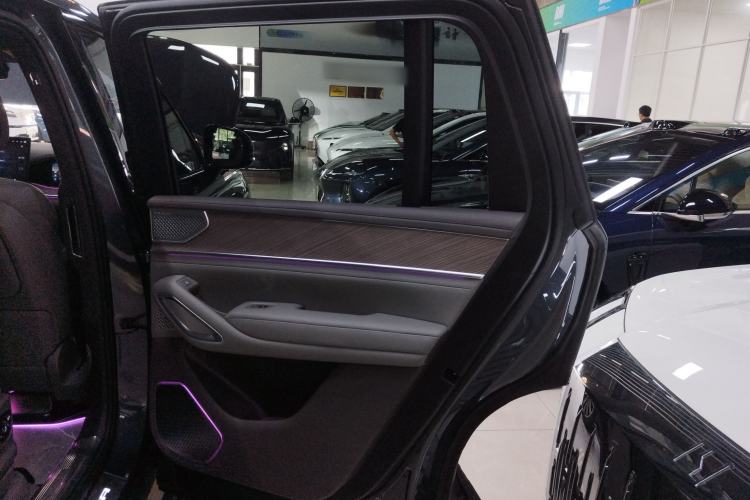 Used Denza N9 2025 Flagship Model
