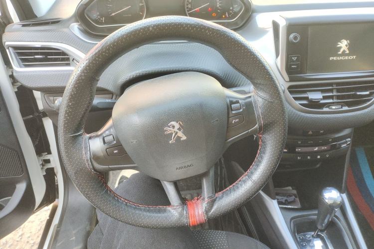 Used Peugeot 2008 2014 1.6L Automatic Fashion Edition
