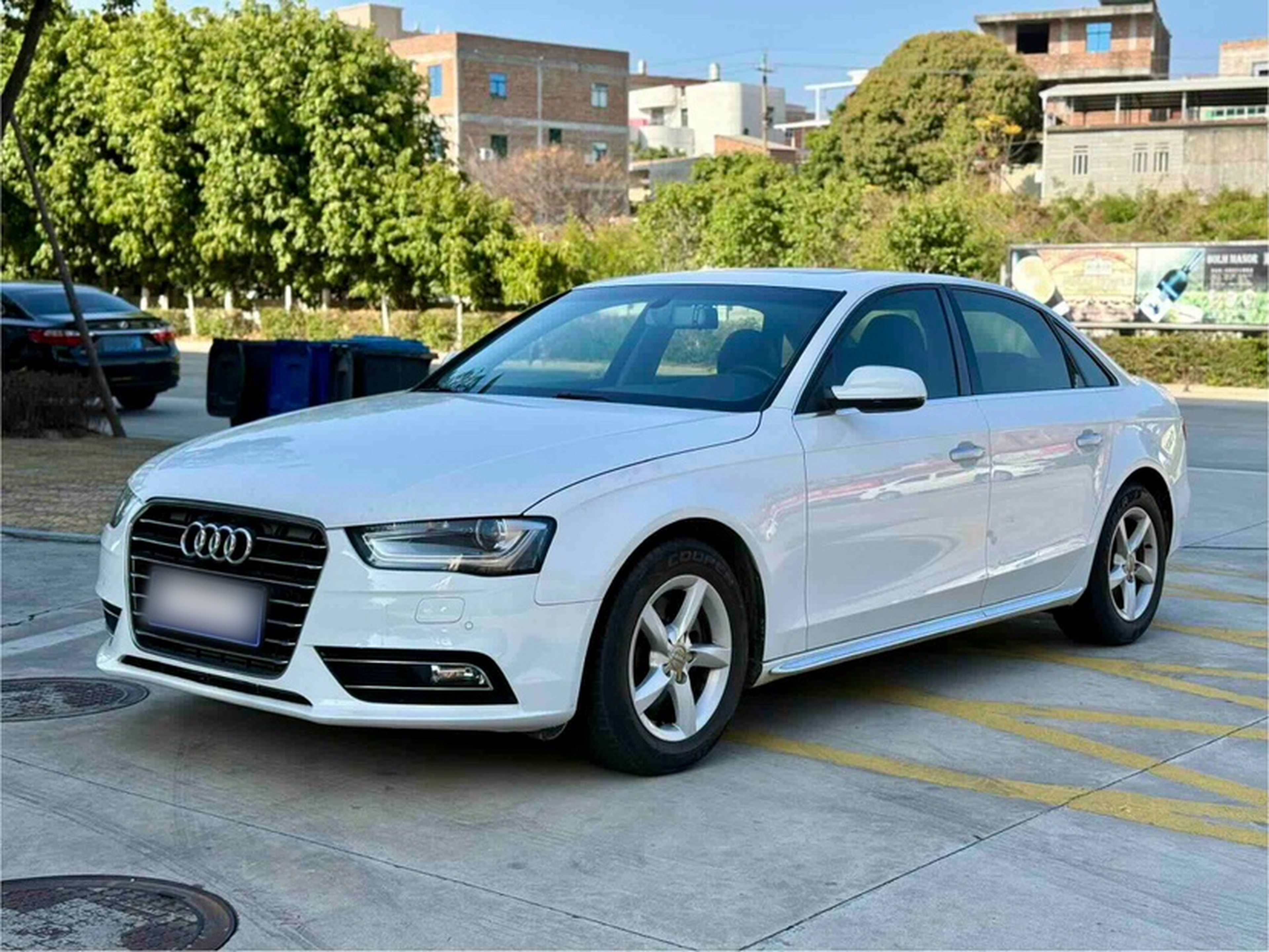 Под передней частью автомобиля