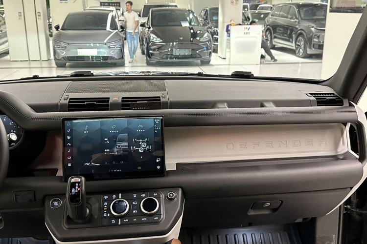 Used Land Rover Defender 2024 110 3.0T P400 X-DYNAMIC HSE
