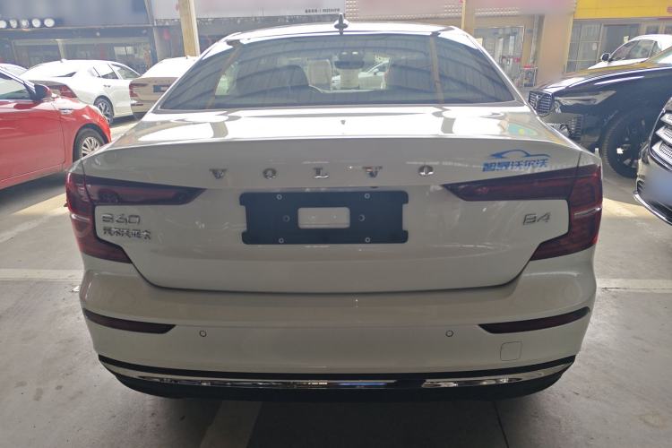 Used Volvo S60 2025 B4 Zhiyuan Luxury Edition