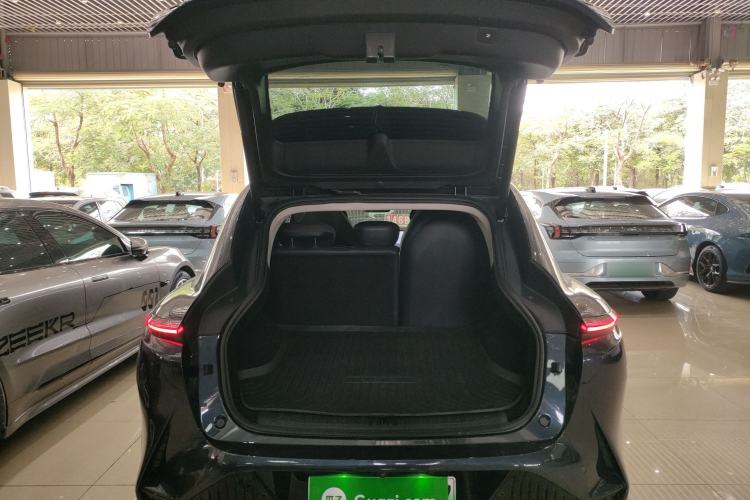 Used  LS7 2023 100kWh Lux Rear-Drive Version
