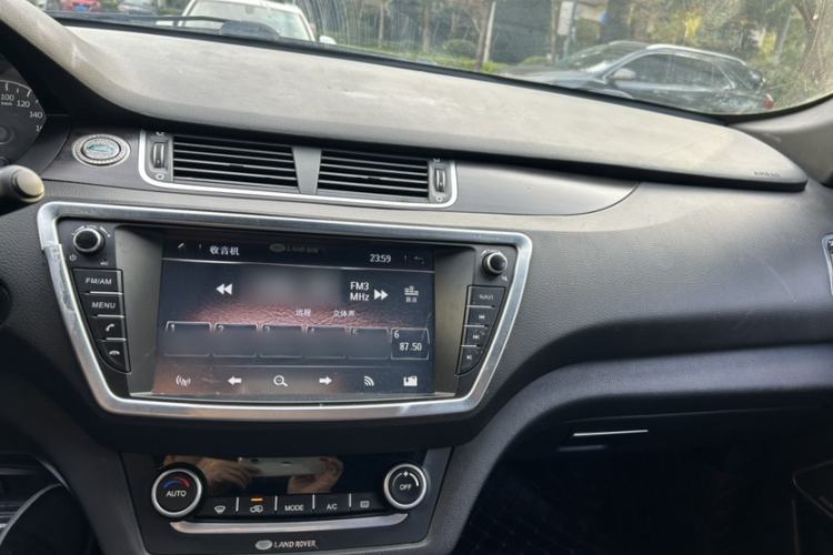 Used Land X7 2015 2.0T Panoramic Prestige Edition
