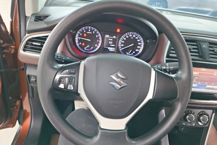 Used Suzuki Vitara S-Cross 2017 1.6L Manual Two-Wheel Drive Urban Fashion Model