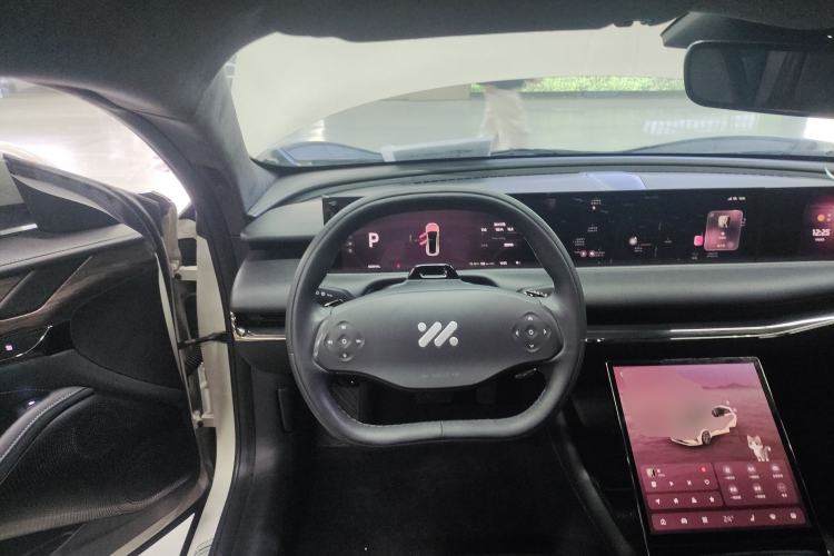 Used  L7 2022 Dynamic Model