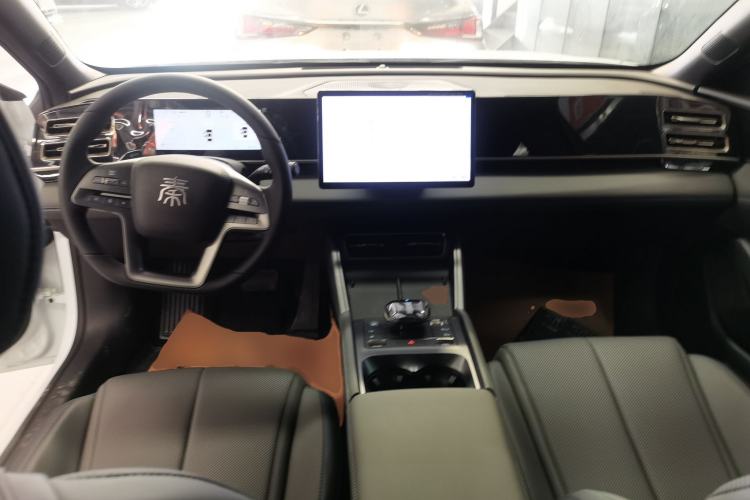 Used BYD Qin L 2025 DM-i Smart Drive 80KM Leading Model