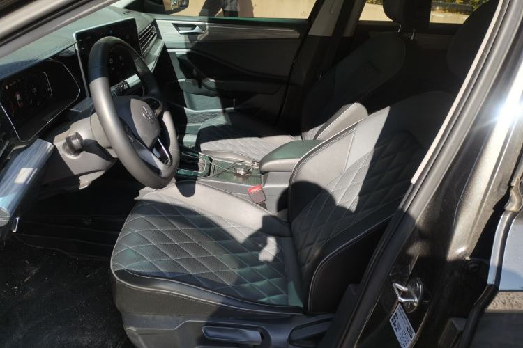 Used Volkswagen Sagitar 2023 280TSI DSG Excellence Edition
