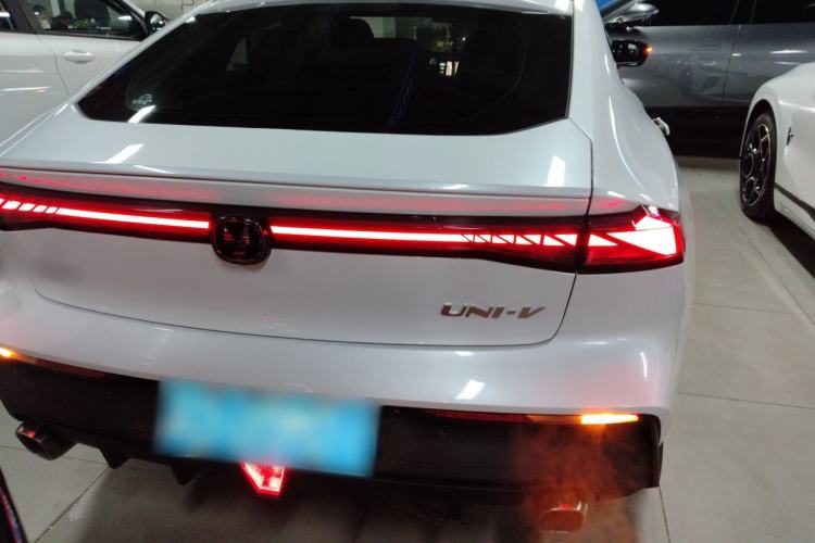 Used Changan UNI-V 2023 1.5T Prestige Model