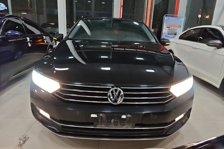 Used Volkswagen Magotan 2018 280TSI DSG Leading Model
