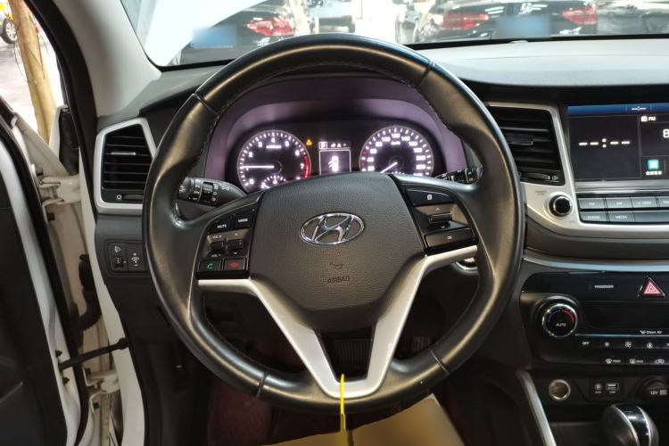 Used Hyundai Tucson 2015 1.6T Dual-Clutch Two-Wheel-Drive Smart Model
