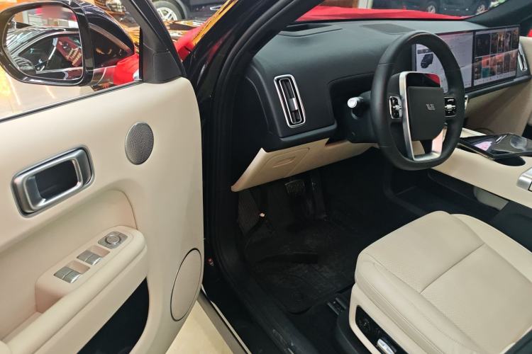 Used Li Auto L8 2023 Pro Model
