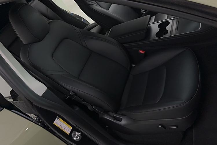 Used Tesla Model Y 2024 Rear-Wheel-Drive Version
