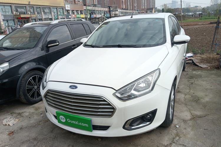 Used Ford Escort 2015 1.5L Automatic Fashion Model