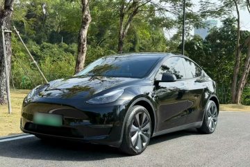 Used Tesla Model Y 2023 Long-Range All-Wheel-Drive Version