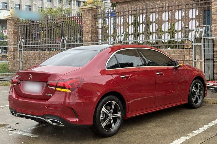 Used Mercedes-Benz A-Class 2022 Revised Version A 200 L Sport Sedan Fashionable Style
