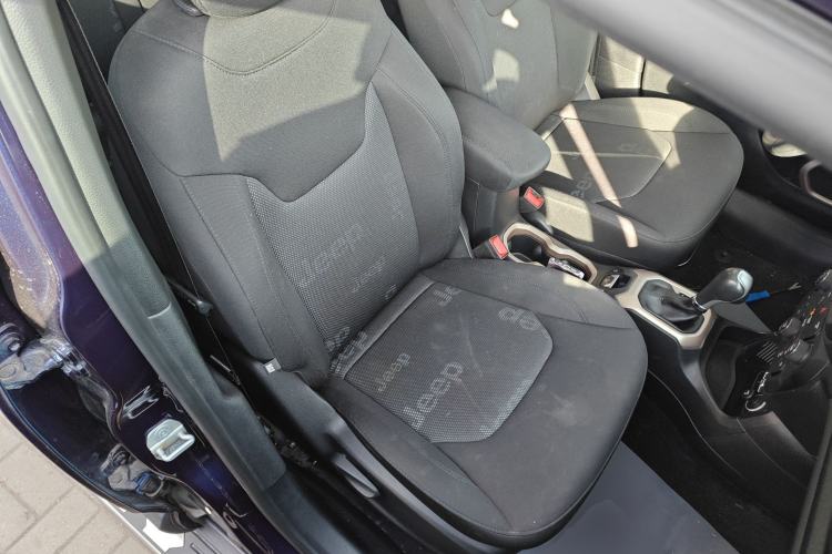 Used  Renegade 2018 Connected Large Screen Version 180T Automatic High-Energy Edition