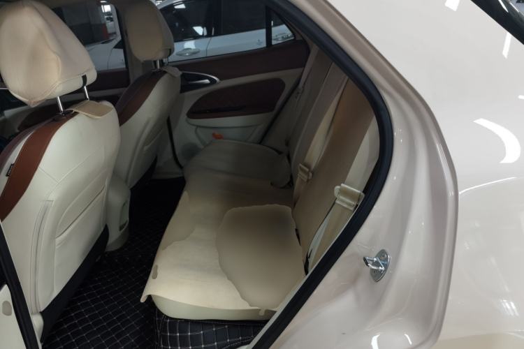 Used ORA Good Cat 2023 401 km Standard Range Premium Version Lithium Iron Phosphate
