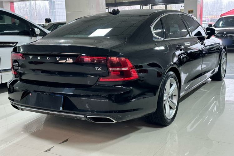 Used Volvo S90 2017 T4 Zhiyuan Edition
