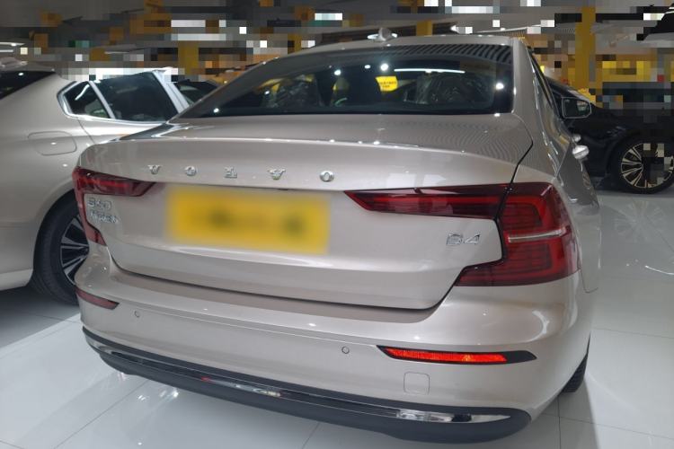 Used Volvo S60 2026 Model B4 Zhiyi Luxury Edition
