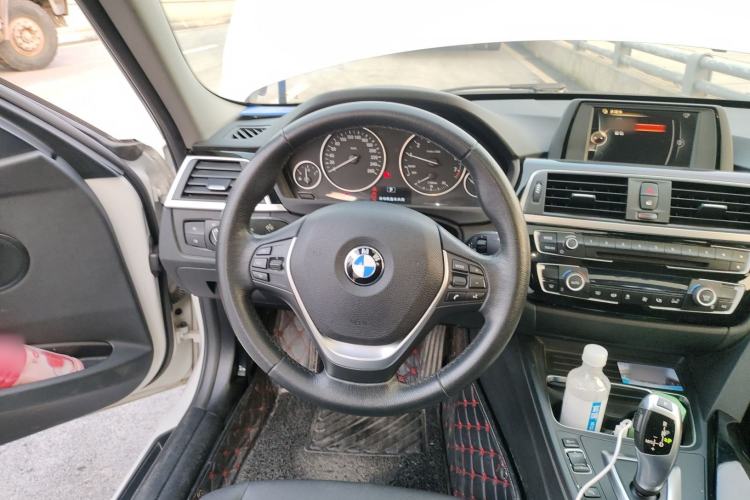 TDK.VehicleDetails.img