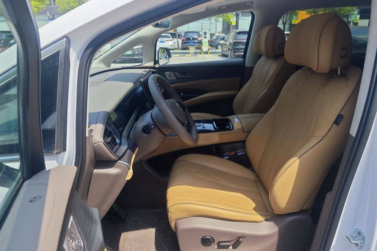 Used Denza D9 2022 DM-i 970 Four-Wheel Drive Flagship Model
