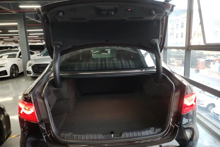 Used Jaguar XFL 2020 XFL 2.0T P200 Two-Wheel-Drive Rally Flag Edition
