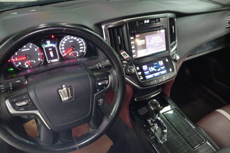 Used Toyota Crown 2017 2.0T Sport Edition
