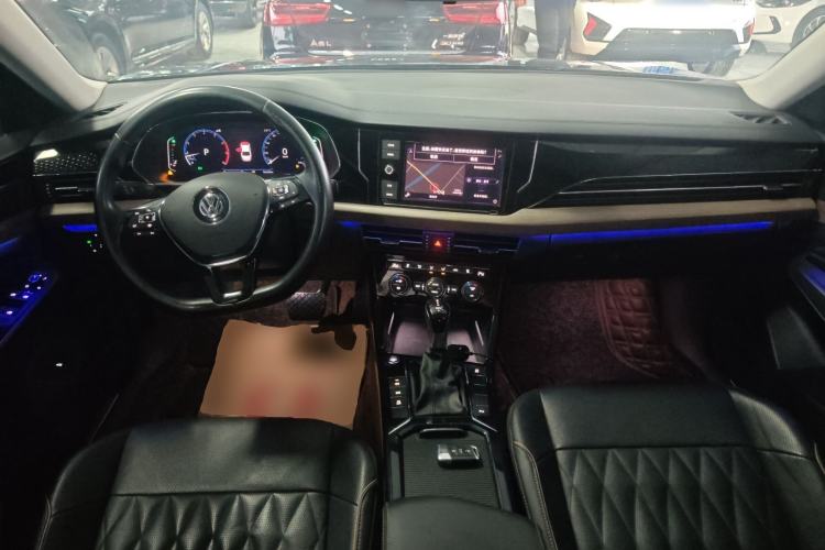 Used Volkswagen Passat 2019 330TSI Luxury Edition China VI Standard
