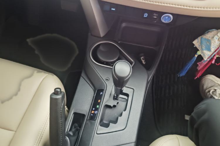 Used Toyota RAV4 2016 2.0L CVT Two-Wheel Drive Fashion Edition China V Standard