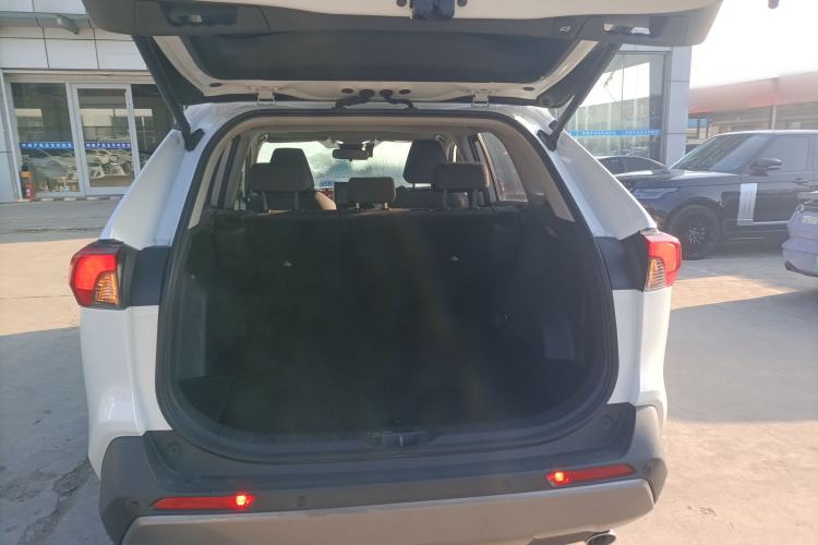 Used Toyota RAV4 2021 2.0L CVT Two-Wheel Drive Fashion Edition