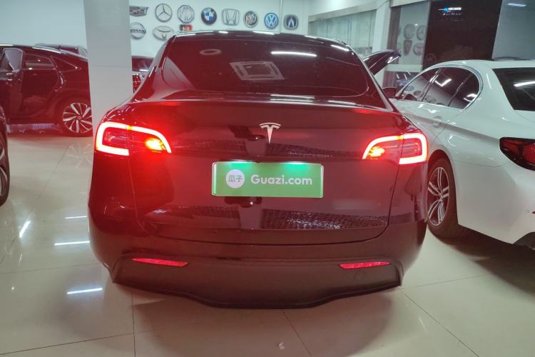 Used Tesla Model Y 2023 High-Performance All-Wheel-Drive Version
