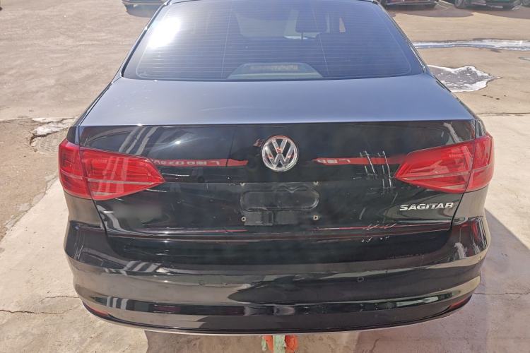 Used Volkswagen Sagitar 2015 1.6L Automatic Comfort Model
