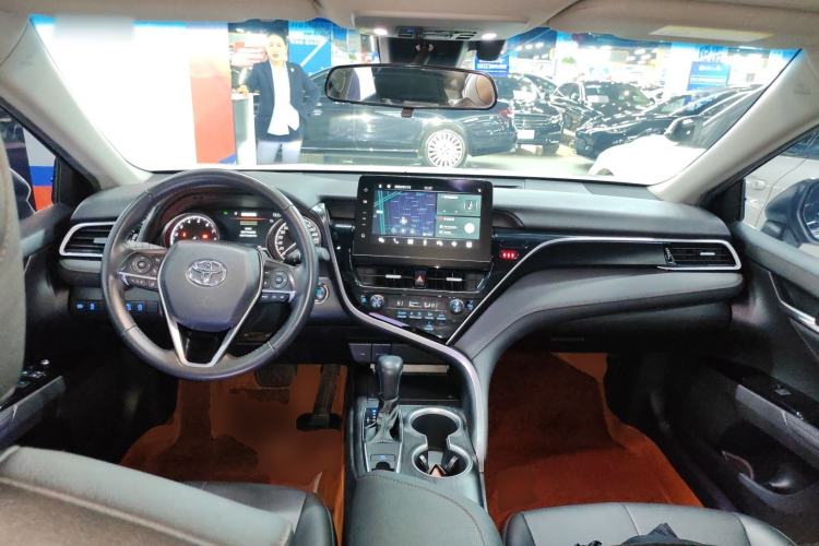 Used Toyota Camry 2021 2.0G Luxury Edition
