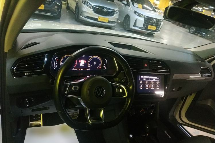 Used Volkswagen Tiguan L 2021 330TSI Automatic Two-Wheel Drive R-Line Enhanced Edition
