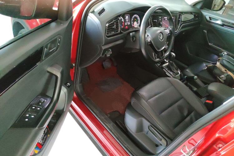 Used Volkswagen T-ROC 2019 280TSI DSG Two-Wheel Drive Comfort Version China VI Standard
