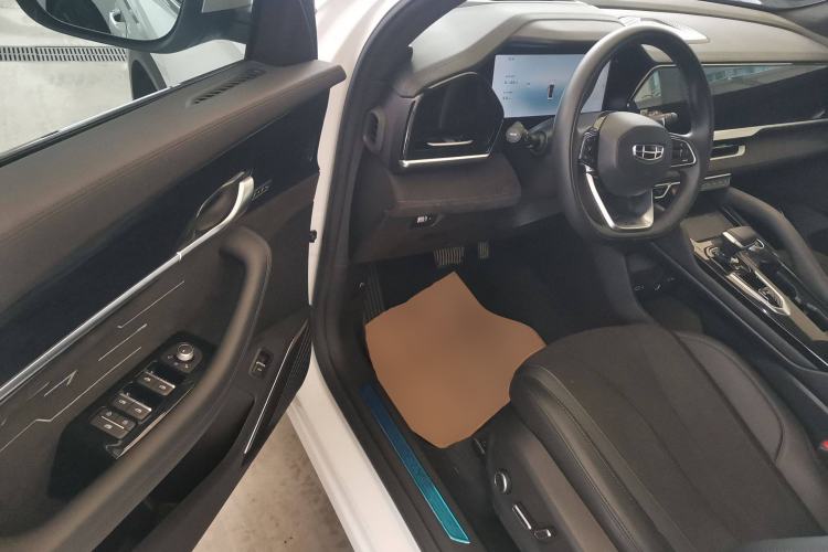 Used Geely Auto Monjaro L 2024 2.0TD High-Power Automatic Two-Wheel Drive Skyline Edition
