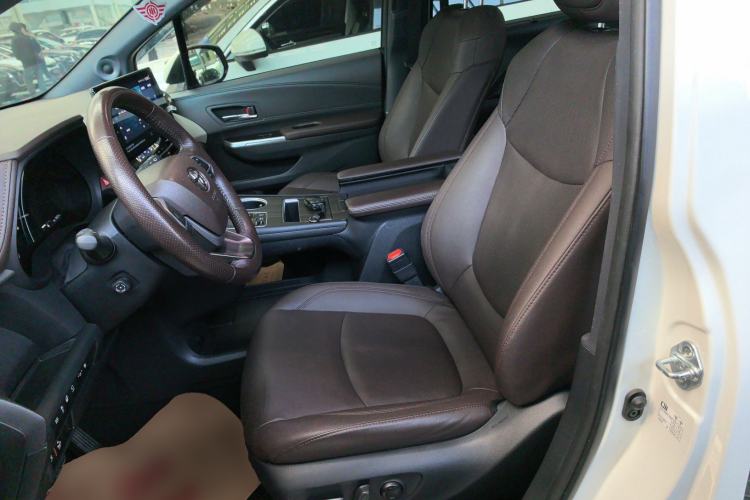 Used Toyota Granvia 2023 2.5L Hybrid Flagship VIP Edition
