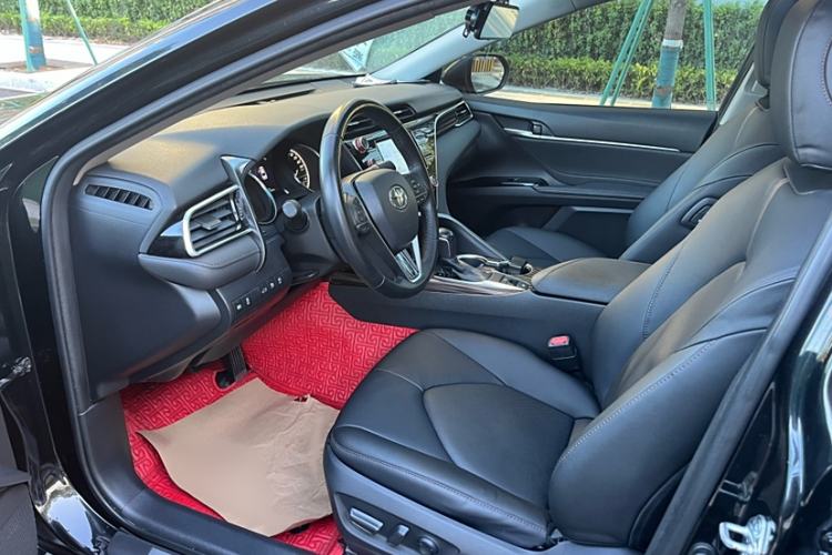 Used Toyota Camry 2018 2.0G Luxury Edition
