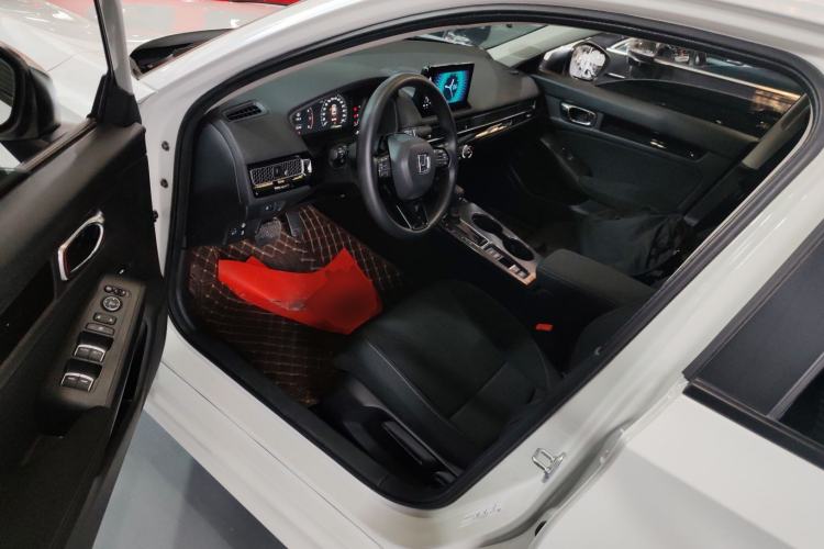 Used Honda Civic 2023 240TURBO CVT Dynamic · Center Stage Special Edition